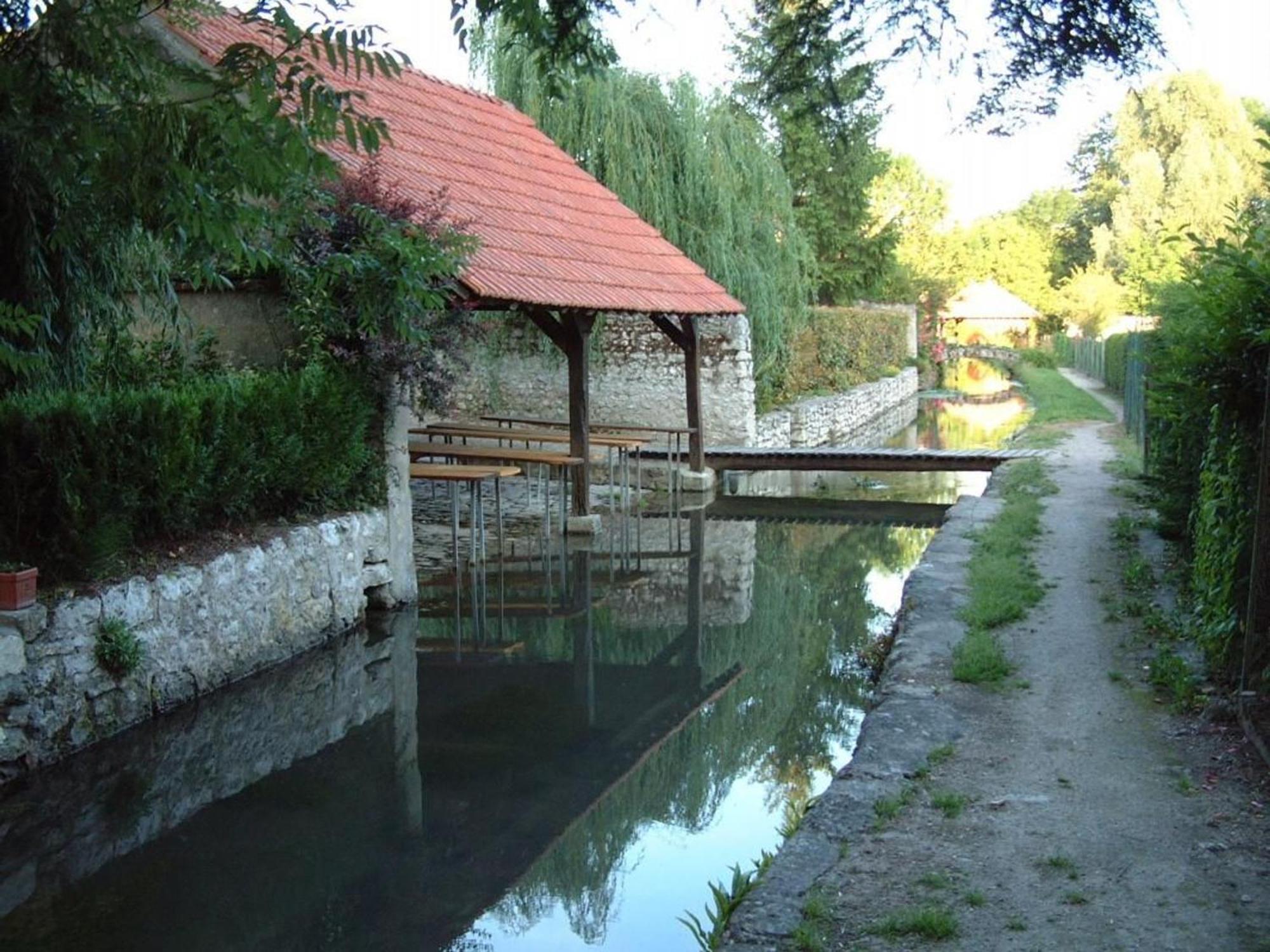 Charme Au Coeur Des Chateaux De La Loire Avec Wifi - Fr-1-590-305 Bed and Breakfast Tavers Exterior foto